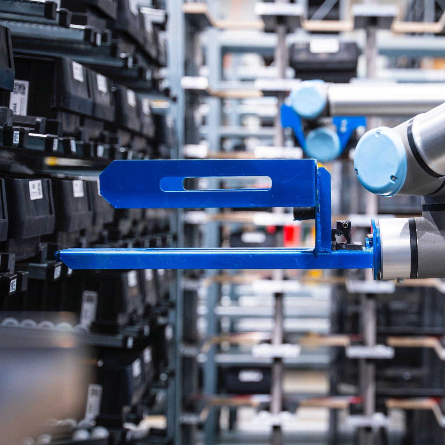 Warehouse worker shortage — empty picking stations
